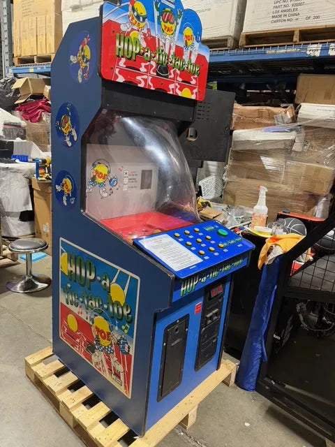 USED Hop A Tic-Tac-Toe Stand Up Arcade Machine