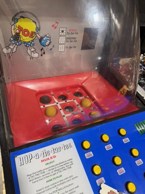 USED Hop A Tic-Tac-Toe Stand Up Arcade Machine